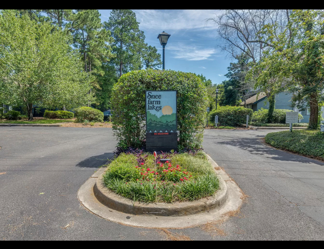 Building Photo - 1140 Hidden Cove Dr