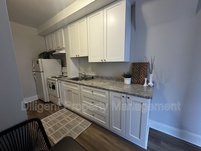 Building Photo - 451 Water St