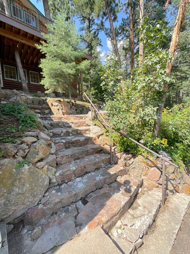 Foto del edificio - 3 Bedroom Home Available Near Old Stage Rd...