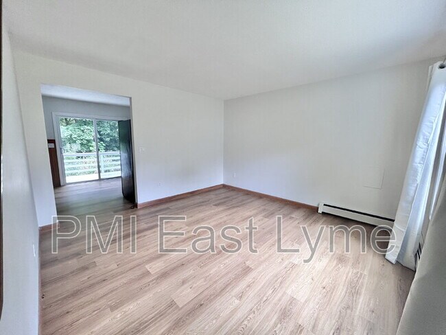 Foto del edificio - 55 Hedge Ave