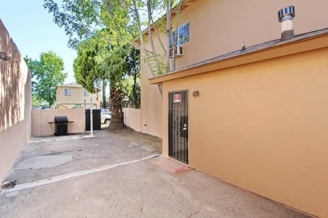 Building Photo - 6600 Woodman Ave
