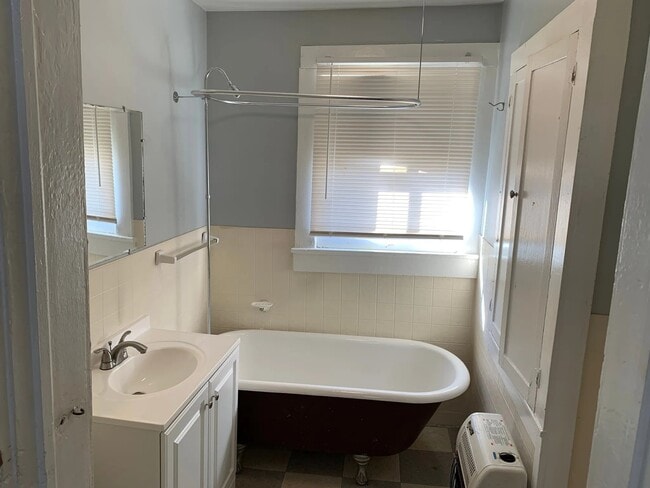 Foto del edificio - 451 Oak Ave