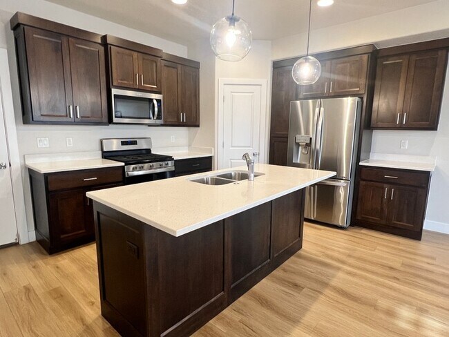 Foto del edificio - 843 American Beech Ln