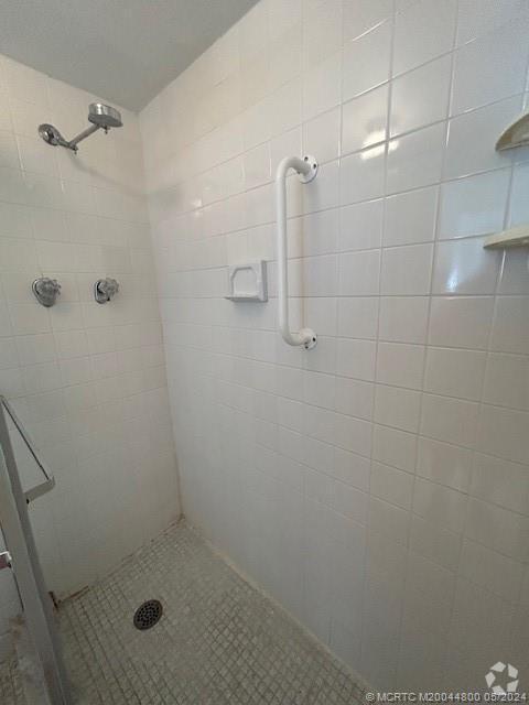 Building Photo - 9900 S Ocean Dr