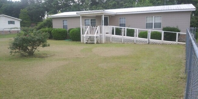 Building Photo - 3016 War Eagle Ave