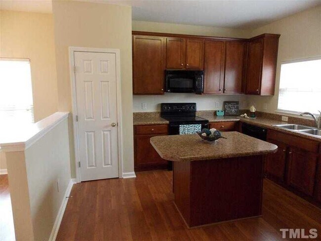 Foto del edificio - 3031 Courtney Creek Blvd