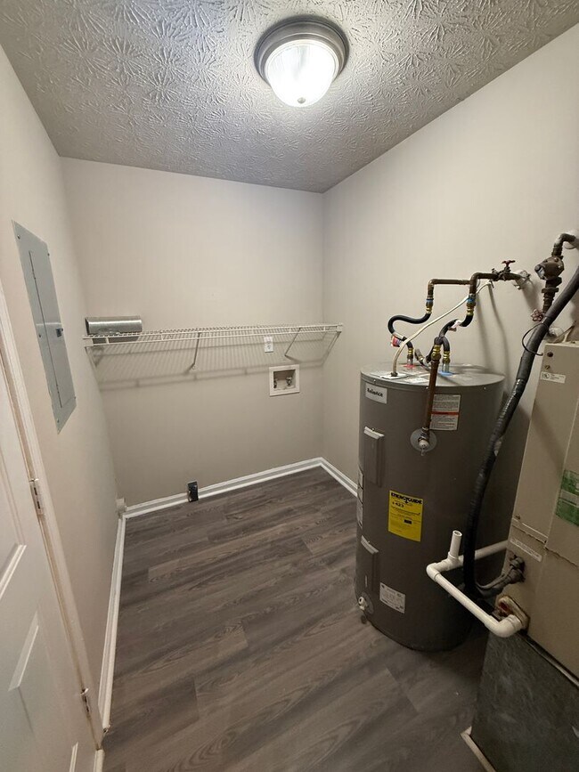 Foto del edificio - 113/115 Deer Creek Dr