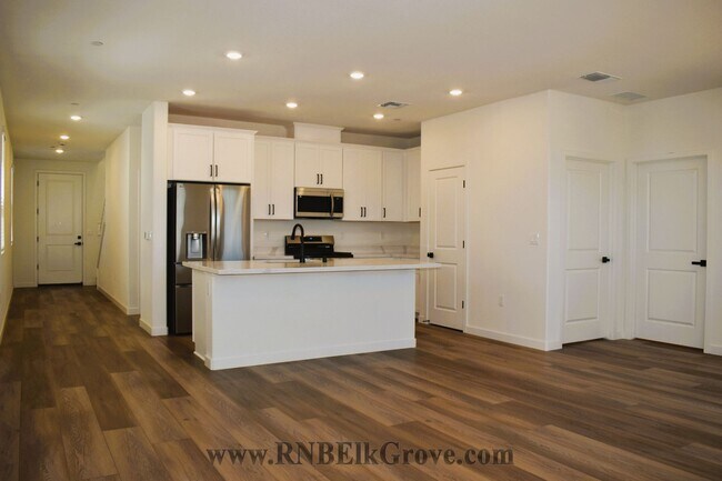 Foto del edificio - 8881 J Sheehan St