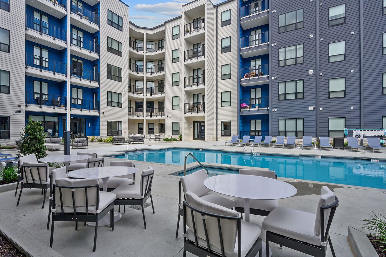 Piscina - Aspire Kenwood Apartments