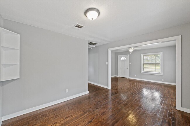 Building Photo - 4125 Dockrell St