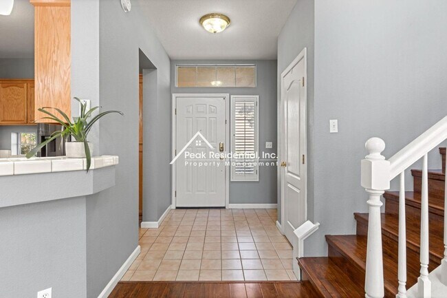 Building Photo - Wonderful 3bd/2.5ba Folsom Home-Gated Comm...