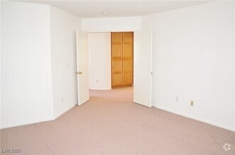 Building Photo - 932 Ribbon Grass Ave
