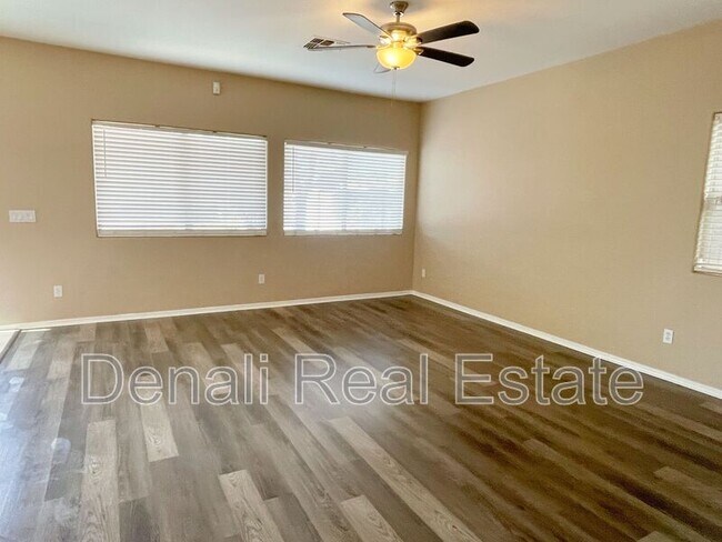 Foto del edificio - 11621 W Monroe St