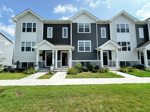 Building Photo - 1447 Yosemite Wy