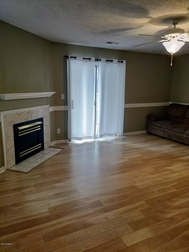 Building Photo - 104 Breezewood Dr