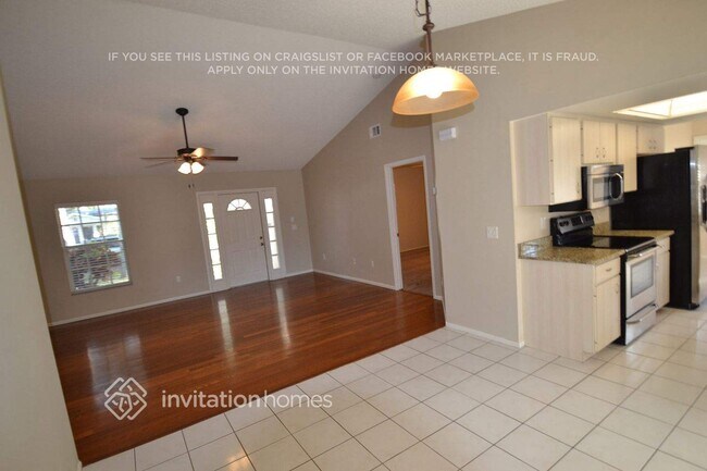 Foto del edificio - 756 Leeward Rd