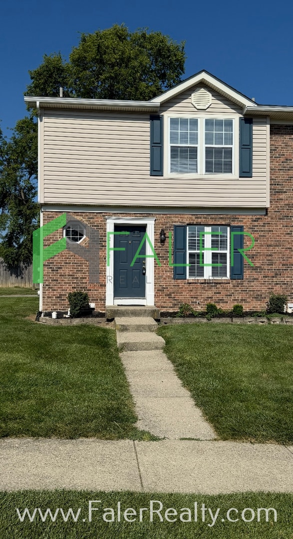 Building Photo - 2 Bed, 1.5 Bath Townhome