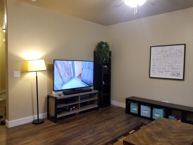 Main living area - 1570 N Venetian Way