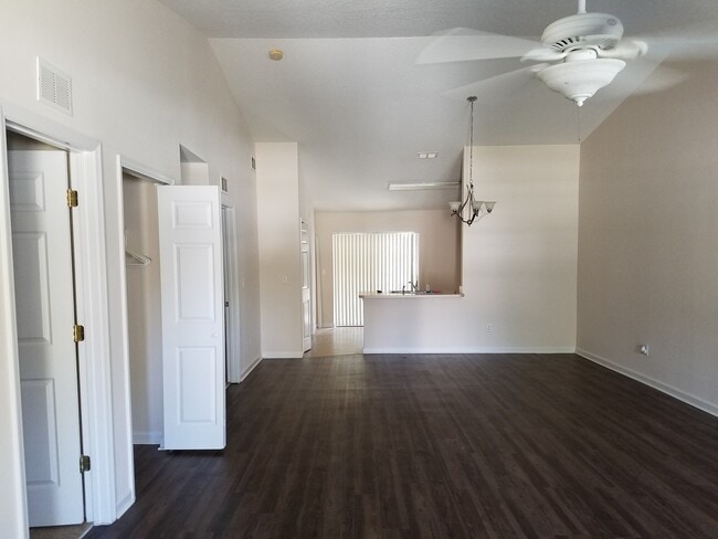 Building Photo - $1495 - 3/2/1 - Duplex Palm Coast - Move In Special
