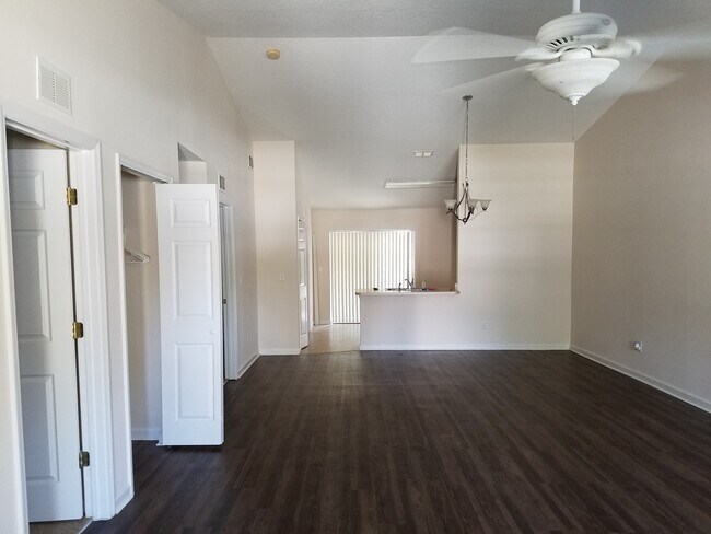 Foto del edificio - $1495 - 3/2/1 - Duplex Palm Coast - Move In Special