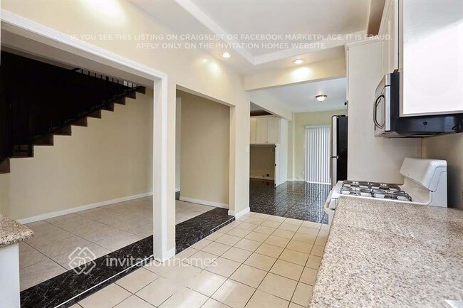 Building Photo - 3886 La Salle Ave