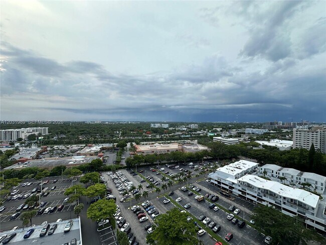 Foto del edificio - 18051 Biscayne Blvd