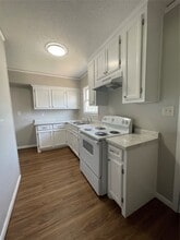 Building Photo - 1731 W 8th St