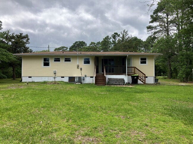 Building Photo - Located in Boiling Springs Lakes