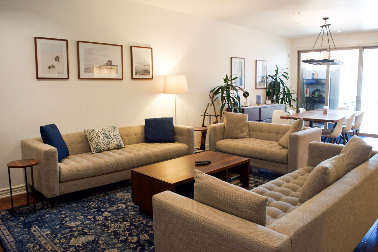 A spacious living area that's great for entertaining. - 1410 N Curson Ave