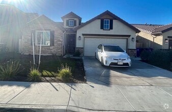 Building Photo - 659 Pinelli Dr