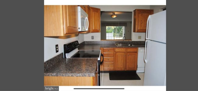 Building Photo - 2014 Beacon Hill Dr