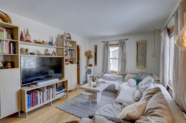 Foto del edificio - 3621 Dennett Dr