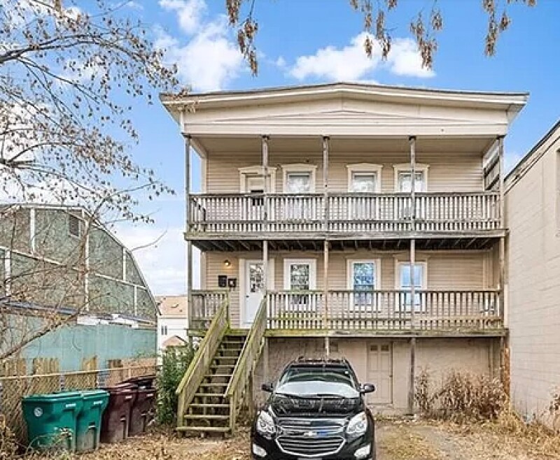 Primary Photo - 382 River St