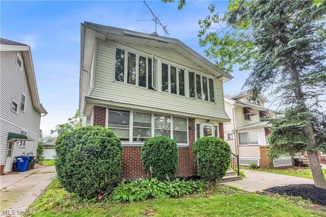 Building Photo - 3311 W 130th St