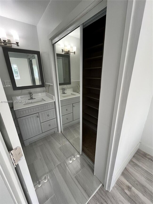 Foto del edificio - 971 NW 200th Terrace