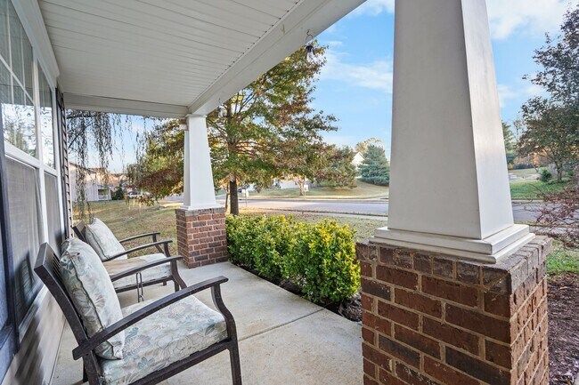 Foto del edificio - 131 Crestwood Ln