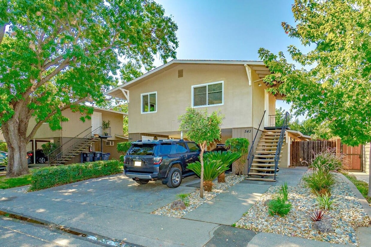 547547 I St Unit 547 I Street, Davis, CA 95616 Room for Rent in