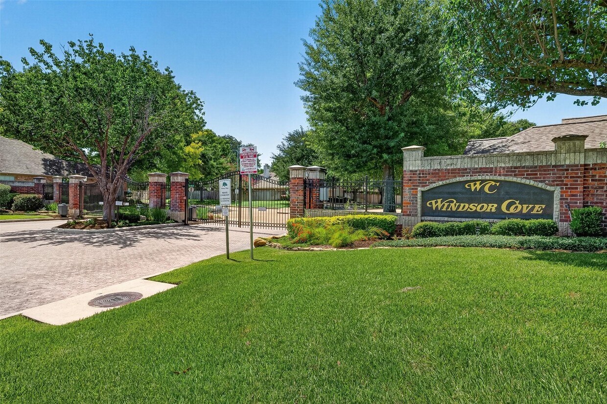 Building Photo - 1103 Parkhaven Ln