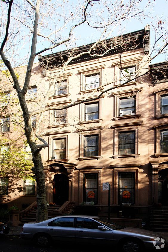 Primary Photo - 35 Remsen St
