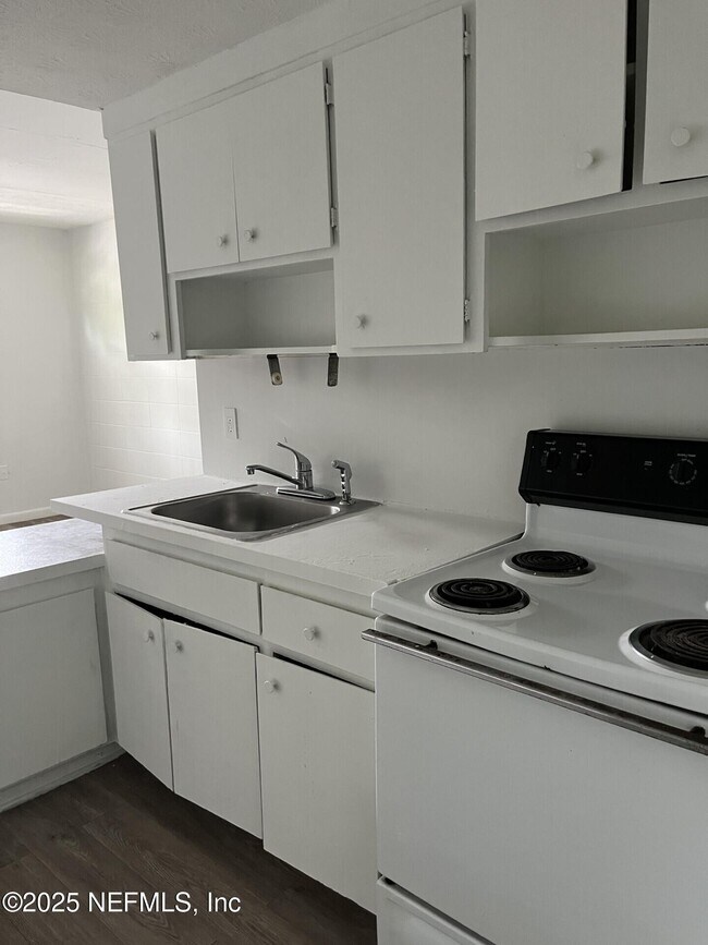 Foto del edificio - 5844 Justina Ct