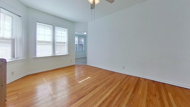 Building Photo - 738 W Aldine Ave
