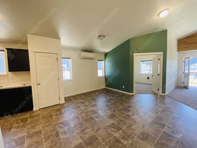 Building Photo - 3-BR 2-BA Tumalo Home