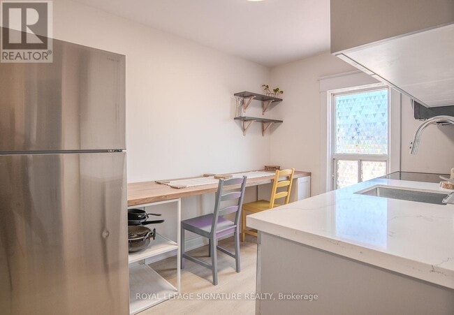 Photo du bâtiment - 165 Symington Ave