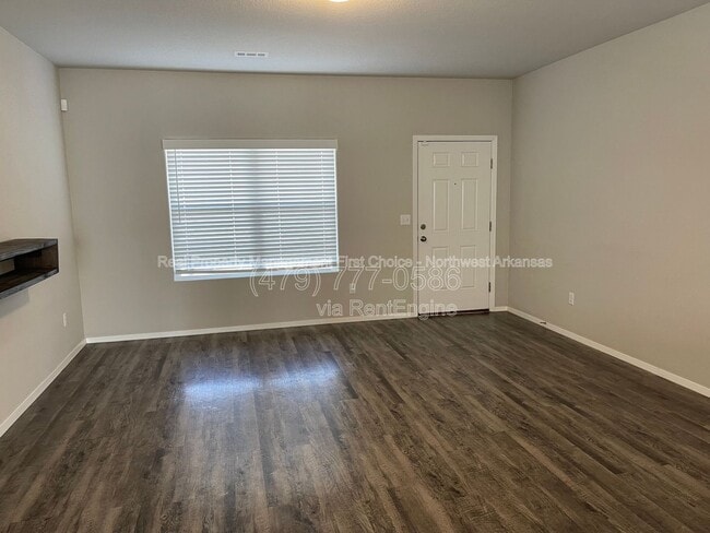 Building Photo - 2429 Sebright Ave