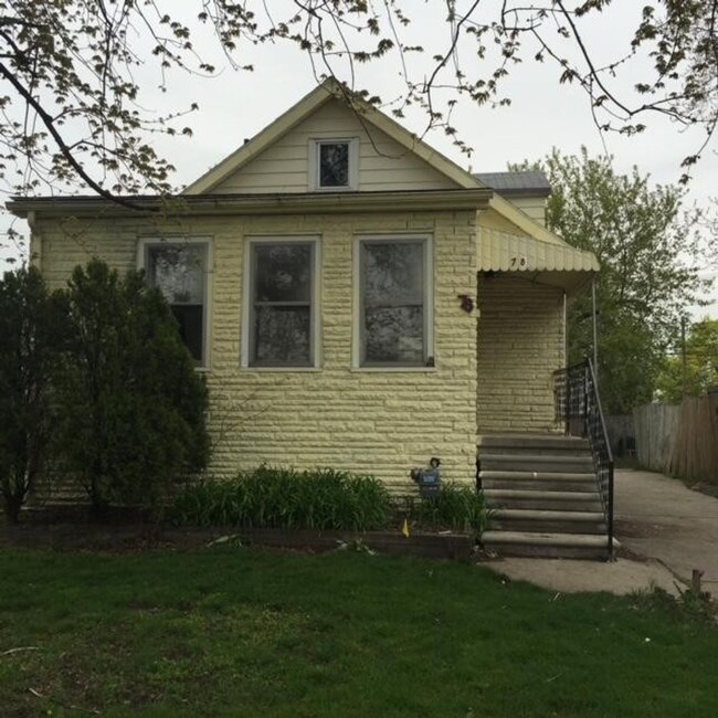 Building Photo - 3 Bedroom 1 Bath home in Hazel Park