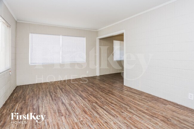 Foto del edificio - 619 Essex E Dr