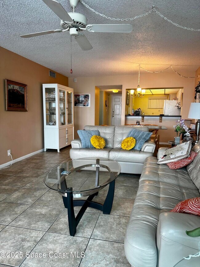 Building Photo - 1175 Jimmy Buffett Mem Hwy