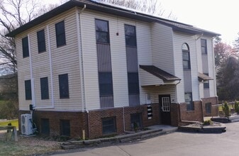 Building Photo - 48 Ringwood Ave