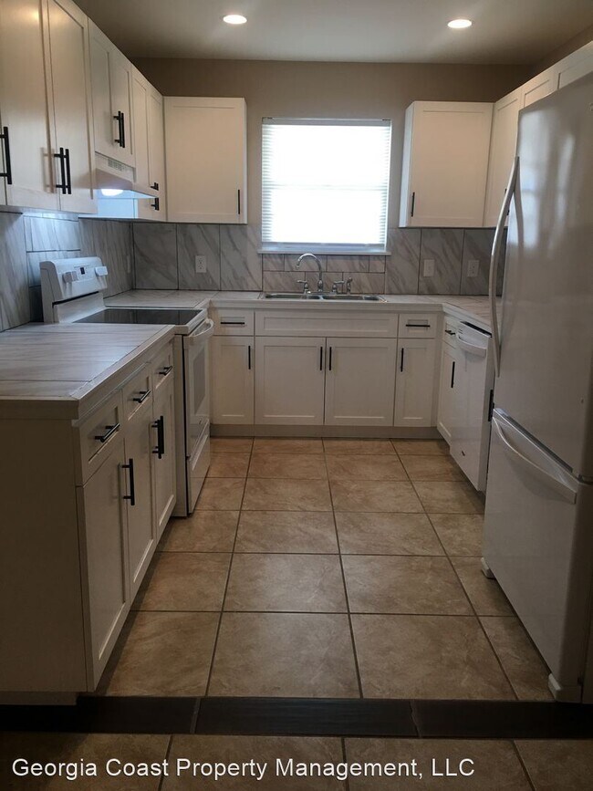 Building Photo - 3 br, 2 bath House - 132 Leeswood Circle