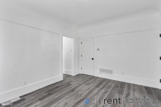 Foto del edificio - 2 br, 1 bath Triplex - 3827 West St, Oakla...
